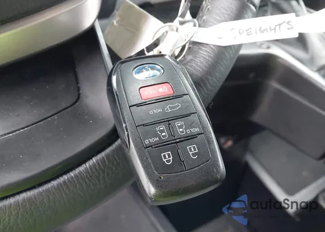 2022 Toyota Sienna Xle z USA, uszkodzony, nr VIN 5TDYRKEC1NS076564